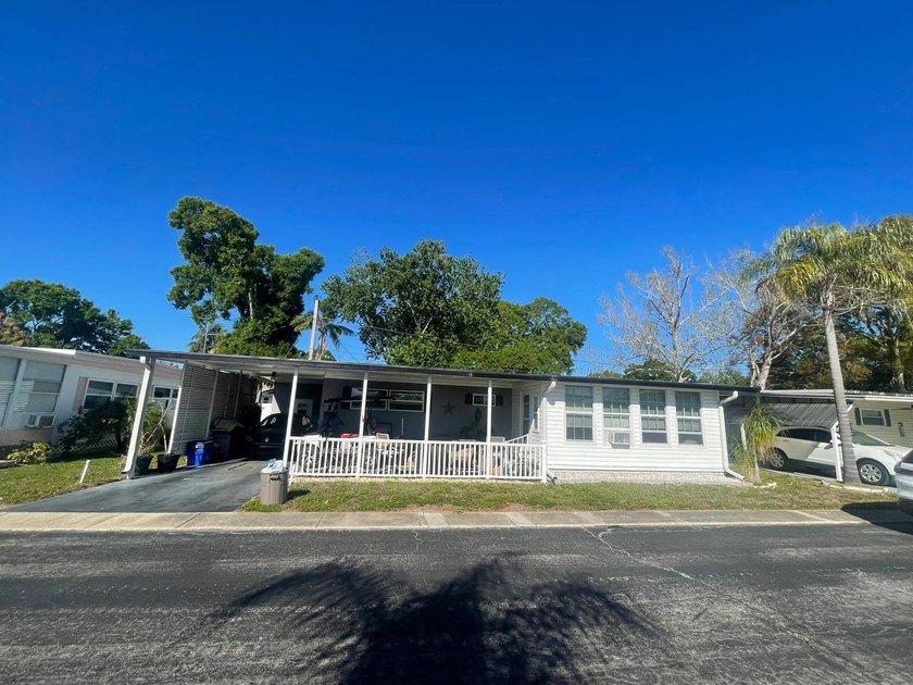 This is a 2/1 mobile home, double. The open-concept living and - Beach Home for sale in Largo, Florida on Beachhouse.com