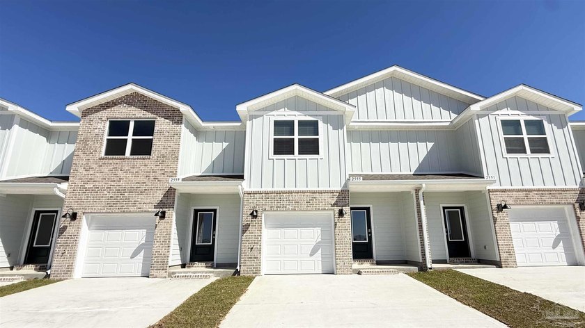 Welcome to your dream coastal retreat! Nestled in an ideal - Beach Home for sale in Gulf Breeze, Florida on Beachhouse.com