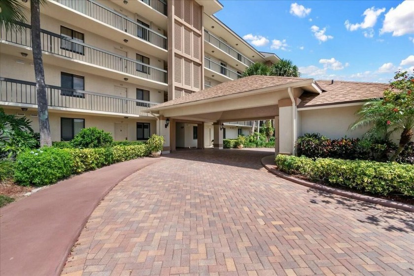Experience the Ultimate in Vacation Lifestyle Living!Welcome to - Beach Condo for sale in Jupiter, Florida on Beachhouse.com