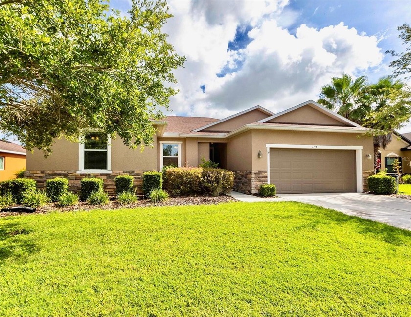 desirable community of Sheffield Glenn. This spacious and - Beach Home for sale in Palmetto, Florida on Beachhouse.com