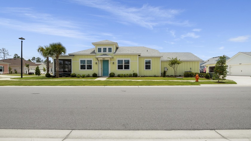 Welcome to this like-new Aloha floorplan located in Latitude - Beach Townhome/Townhouse for sale in Panama City Beach, Florida on Beachhouse.com