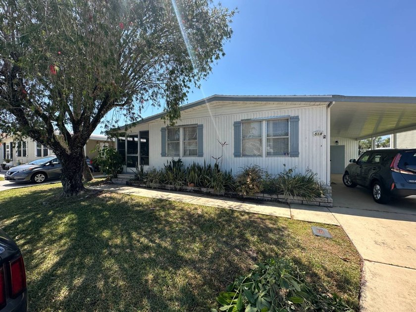 This home is a steal! Tum Key home has 2 bed 2 bath ready to - Beach Home for sale in Vero Beach, Florida on Beachhouse.com