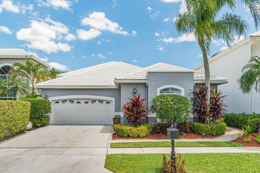 This single story home has 3 bedrooms plus a den. The living - Beach Home for sale in Delray Beach, Florida on Beachhouse.com