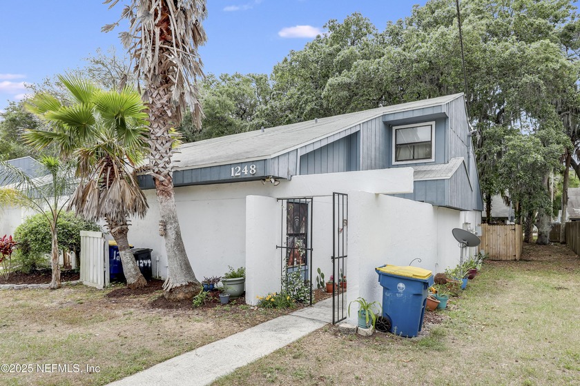 **END UNIT**CLOSE TO THE BEACH** **Inquire for Buyer Credits** - Beach Townhome/Townhouse for sale in Jacksonville, Florida on Beachhouse.com