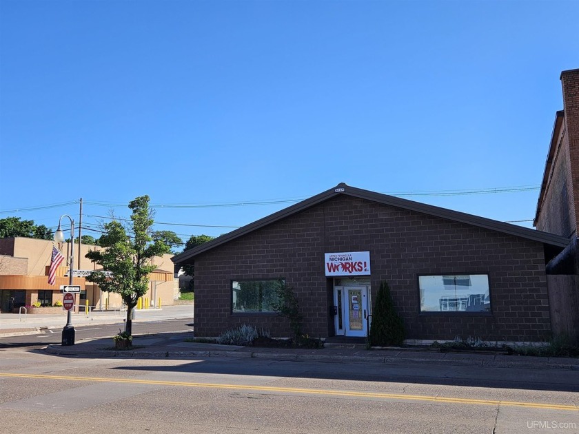 Newer construction commercial building in the middle of downtown - Beach Commercial for sale in Ontonagon, Michigan on Beachhouse.com