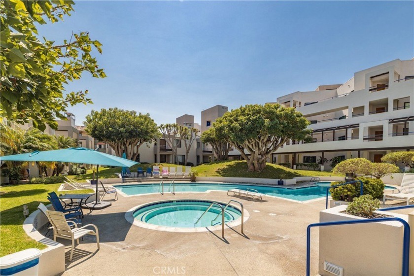 SPECIAL OPPORTUNITY!  Extra-large townhouse with nearly 3000 - Beach Townhome/Townhouse for sale in Redondo Beach, California on Beachhouse.com