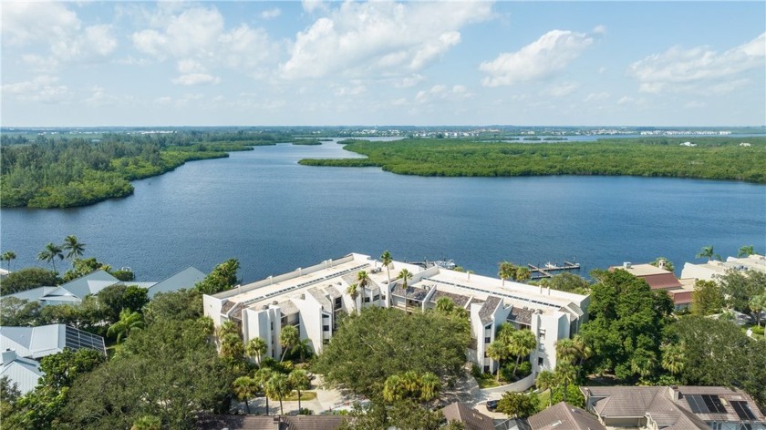 Live life elevated in this refreshed, modern 2nd floor condo - Beach Home for sale in Vero Beach, Florida on Beachhouse.com