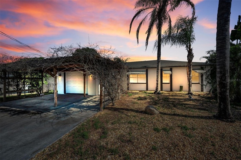 Welcome to your Florida waterfront retreat in Hudson, FL. This - Beach Home for sale in Hudson, Florida on Beachhouse.com