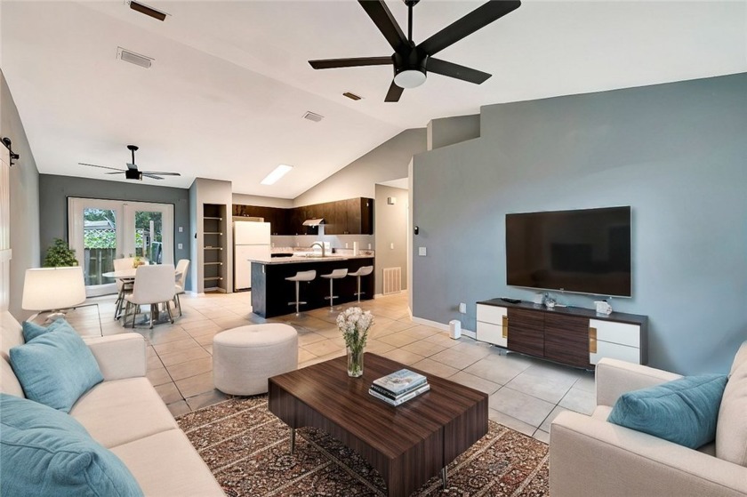 This cozy 3/2 split-plan home offers a blend of modern - Beach Home for sale in Vero Beach, Florida on Beachhouse.com