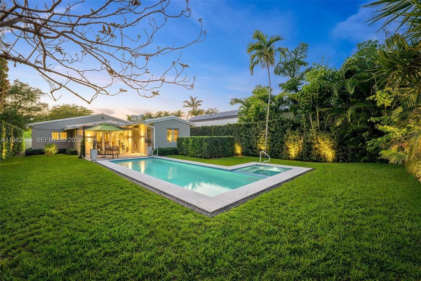 South Beach Deco Stunner! Renovated & ready residence set on an - Beach Home for sale in Miami Beach, Florida on Beachhouse.com
