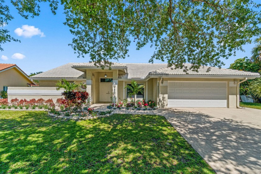 Reduced and priced to sell in The Shores of Jupiter! This - Beach Home for sale in Jupiter, Florida on Beachhouse.com