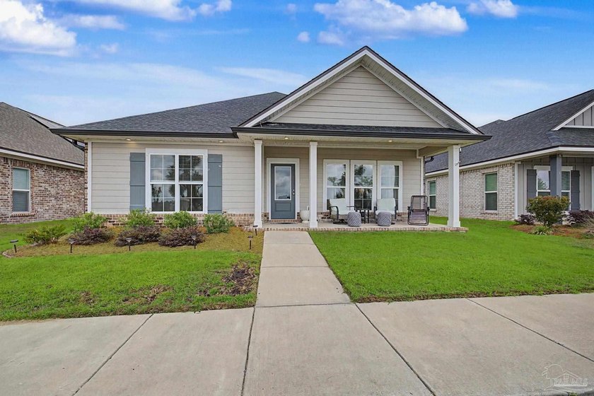 Welcome to this impeccably maintained, nearly-new HOME situated - Beach Home for sale in Milton, Florida on Beachhouse.com