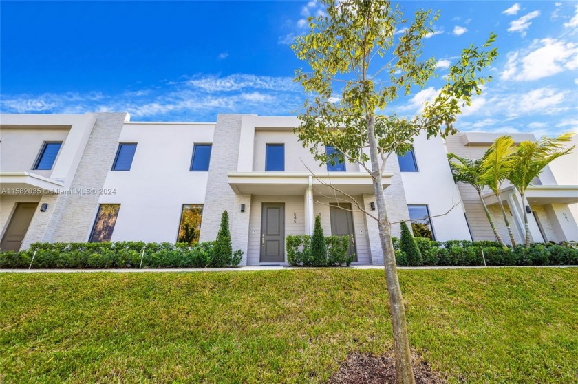 Experience modern living in this new Fort Lauderdale townhouse - Beach Townhome/Townhouse for sale in Fort Lauderdale, Florida on Beachhouse.com