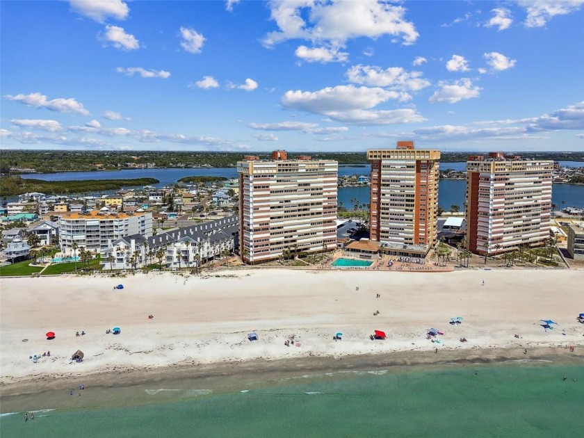 VERY LARGE 1 BDRM 1,5 BATHS UNFURNISHED SOLD AS IS READY TO MOVE - Beach Condo for sale in Redington Shores, Florida on Beachhouse.com