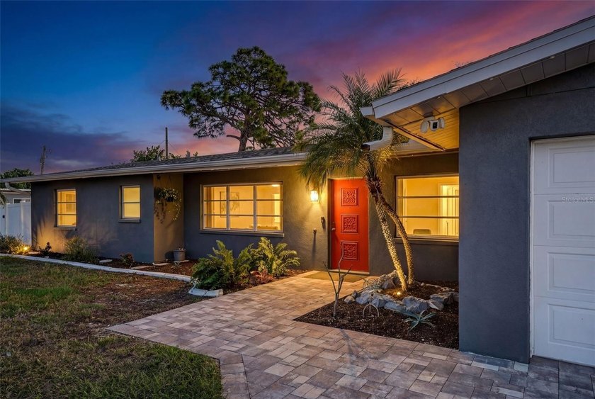 One or more photo(s) has been virtually staged. NEW PRICE! NOW - Beach Home for sale in Venice, Florida on Beachhouse.com