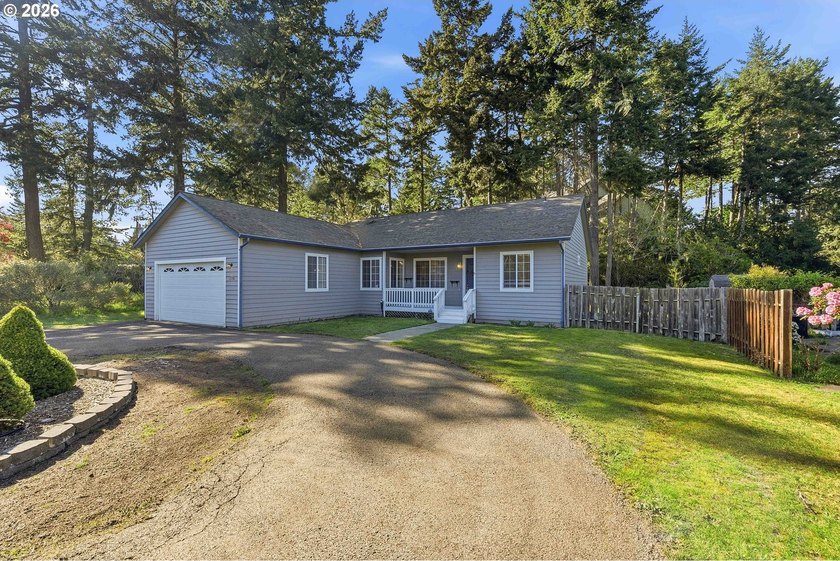 Beautifully maintained three-bedroom, two-bath, 1,562 sq. ft - Beach Home for sale in Coos Bay, Oregon on Beachhouse.com