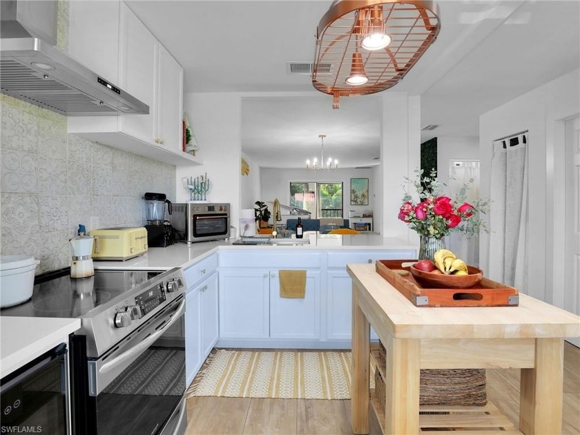 PRIME INVESTMENT OPPORTUNITY LOCATED JUST 3 MILES FROM THE BEACH - Beach Condo for sale in Bonita Springs, Florida on Beachhouse.com