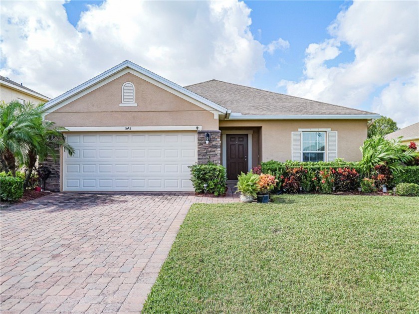 Discover your ideal home in this beautiful 4 bedroom 2 bathroom - Beach Home for sale in Vero Beach, Florida on Beachhouse.com