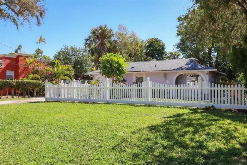 Welcome to the alluring charm of Old Florida in the heart of - Beach Home for sale in Bradenton, Florida on Beachhouse.com