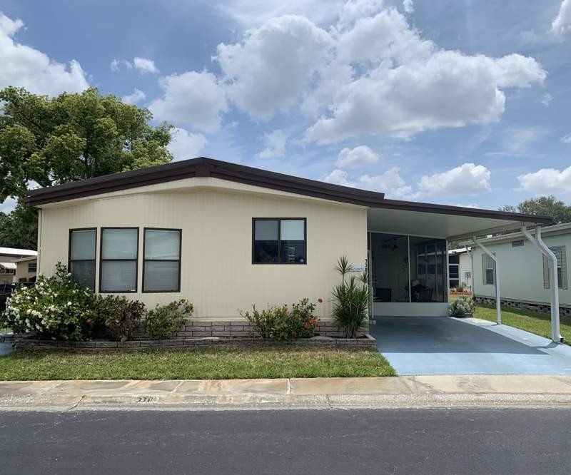 This 2.0 bed 2.0 bath Manufactured Home located in the Shoreline - Beach Home for sale in Largo, Florida on Beachhouse.com
