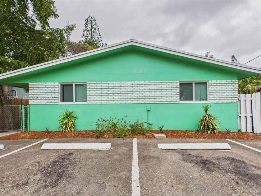 Turnkey income property alert! This duplex, nestled between the - Beach Townhome/Townhouse for sale in Fort Lauderdale, Florida on Beachhouse.com