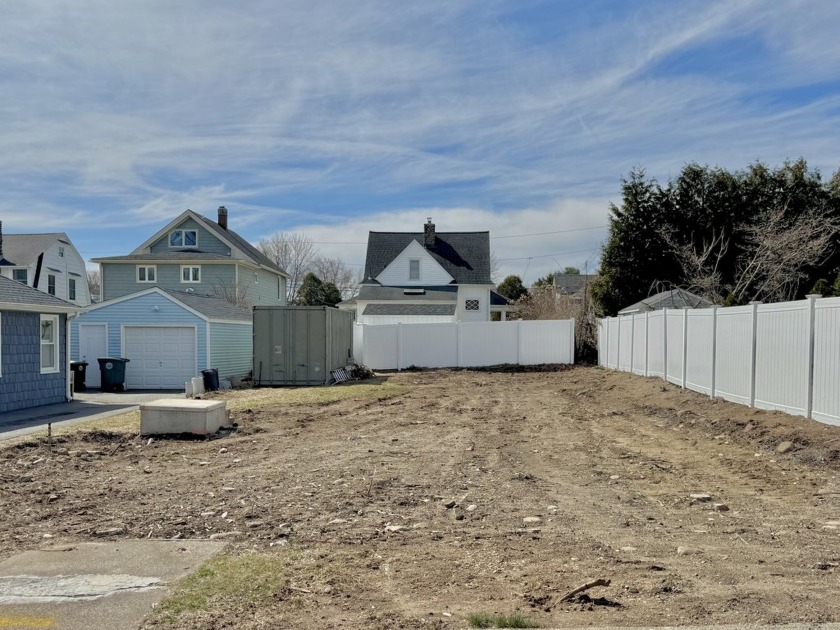Stunning Waterfront Lot in Woodmont - voted best coastal area - Beach Lot for sale in Milford, Connecticut on Beachhouse.com