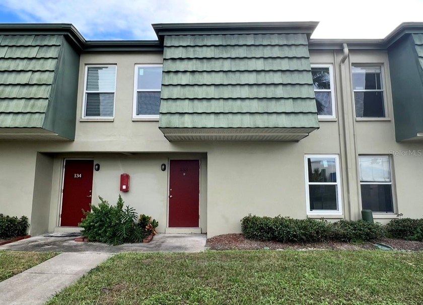 Under contract-accepting backup offers. HIGH & DRY, FLOOD ZONE X - Beach Townhome/Townhouse for sale in Clearwater, Florida on Beachhouse.com