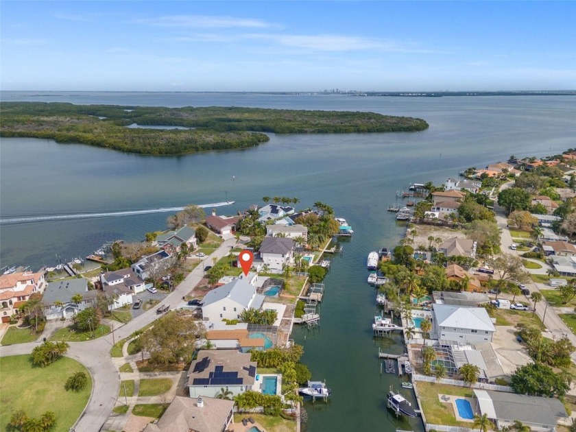 WATERFRONT OPPORTUNITY - PRIME 90' x 126' LOT IN ARROWHEAD - Beach Lot for sale in St. Petersburg, Florida on Beachhouse.com