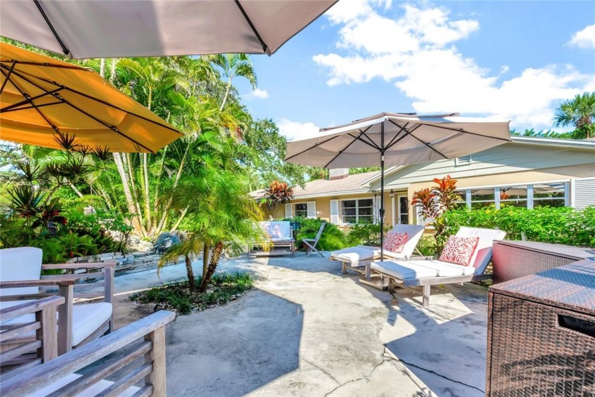 Sprawling Old Florida 5bd/4ba island classic on .62ac of rolling - Beach Home for sale in Vero Beach, Florida on Beachhouse.com