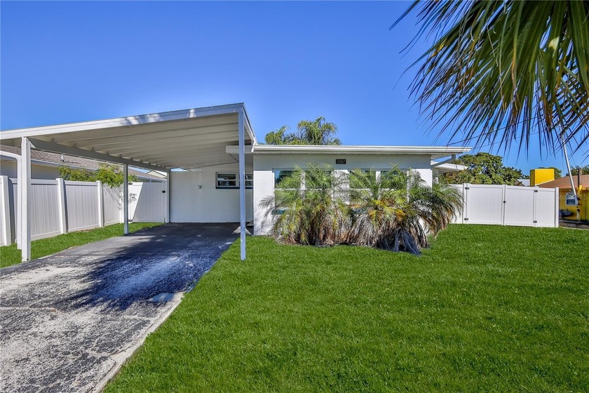 Waterfront living at its best! This completely updated 2-bedroom - Beach Home for sale in Hernando Beach, Florida on Beachhouse.com