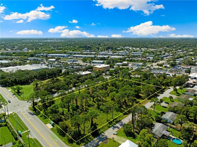 Prime commercial vacant land in a traffic light corner. This 3 - Beach Acreage for sale in Vero Beach, Florida on Beachhouse.com