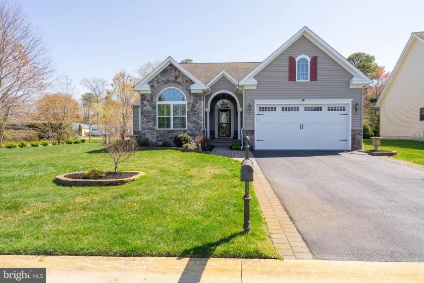Welcome to this roomy well-maintained 3-bedroom, 3-bathroom home - Beach Home for sale in Ocean View, Delaware on Beachhouse.com