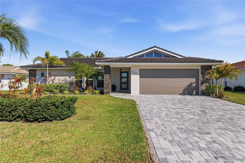 Live the Florida dream in this immaculate fully renovated - Beach Home for sale in New Port Richey, Florida on Beachhouse.com