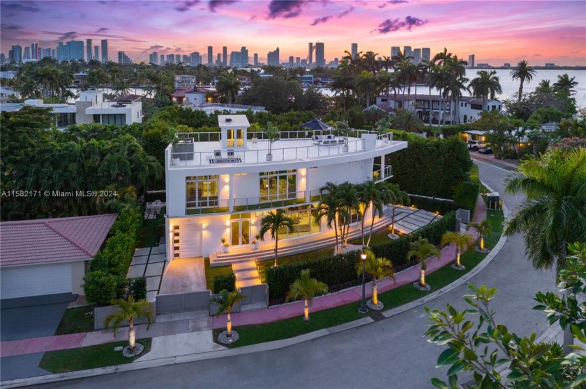 Welcome to Casa Sails, Your Modern Sanctuary Surrounded by a - Beach Home for sale in Miami Beach, Florida on Beachhouse.com