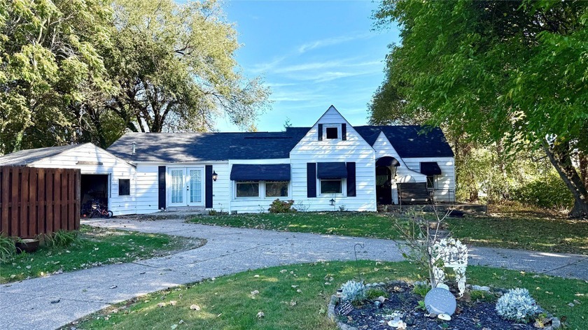 Back on the market is 2727 Butt St with some more updates! A - Beach Home for sale in Erie, Pennsylvania on Beachhouse.com