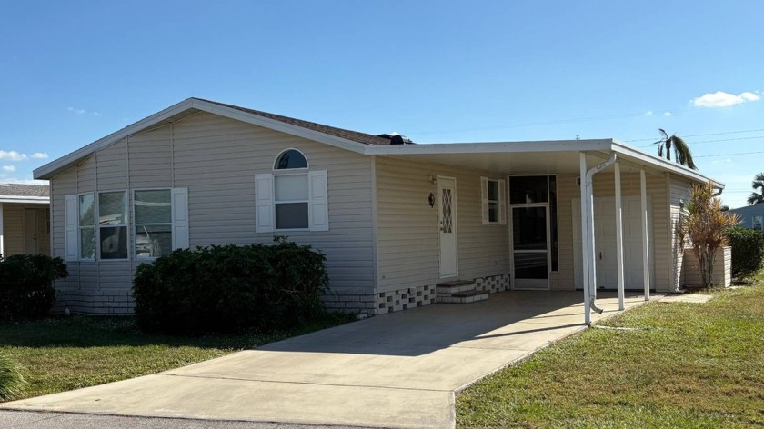 You don't want to miss out on this tremendous value! This home - Beach Home for sale in North Fort Myers, Florida on Beachhouse.com