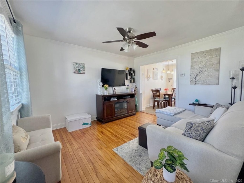 Updated 2 Bedroom/1 Bath Townhouse in Sylvan Knoll with a Finish - Beach Townhome/Townhouse for sale in Stamford, Connecticut on Beachhouse.com