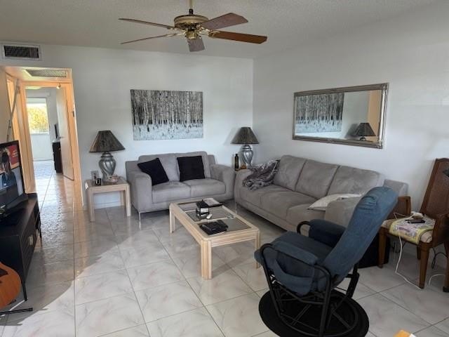 FANTASTIC REMODELED... BRAND NEW AIR CONDITIONING... 2 BEDROOMS - Beach Condo for sale in Deerfield Beach, Florida on Beachhouse.com