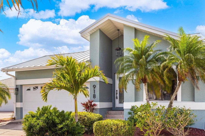 One of Apollo Beach's Most Unique Waterfront Opportunities - - Beach Home for sale in Apollo Beach, Florida on Beachhouse.com