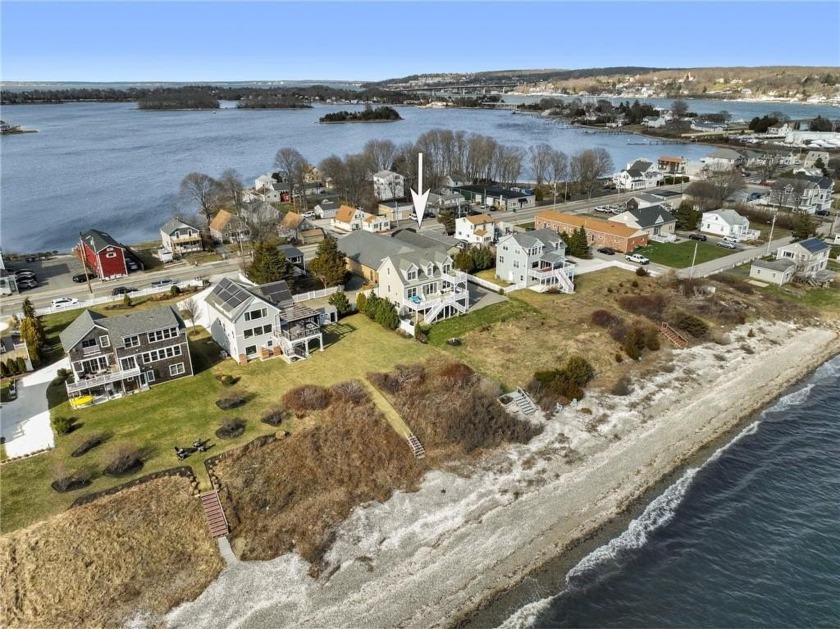 Presented for the first time, this beautiful waterfront custom - Beach Home for sale in Portsmouth, Rhode Island on Beachhouse.com