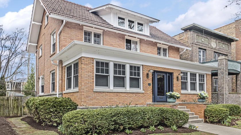 This stunning Prairie-style brick home on a 50' lot in Edgewater - Beach Home for sale in Chicago, Illinois on Beachhouse.com