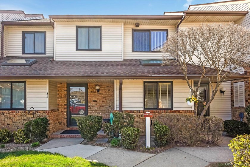 Welcome to Maintenance-Free Living in Willow Wood! Discover the - Beach Condo for sale in Wantagh, New York on Beachhouse.com