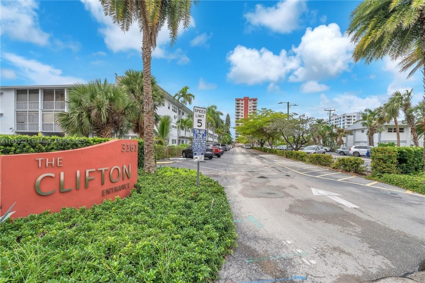 Beautifully updated 2 bedroom, 2 bathroom condo with stunning - Beach Condo for sale in Hallandale Beach, Florida on Beachhouse.com
