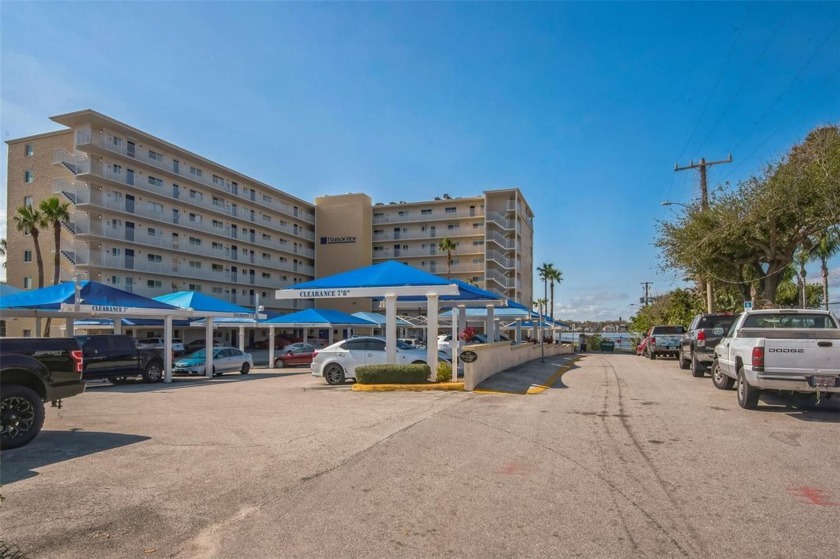 Investor's dream! This unit is an end unit that directly faces - Beach Condo for sale in Daytona Beach, Florida on Beachhouse.com