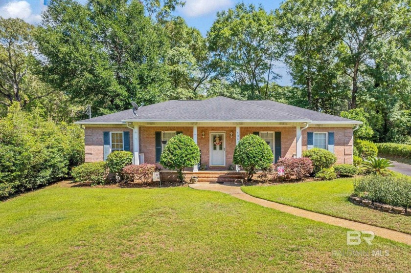 Charming 3BR/2BA Home in Lake Forest Subdivision. Welcome to - Beach Home for sale in Daphne, Alabama on Beachhouse.com