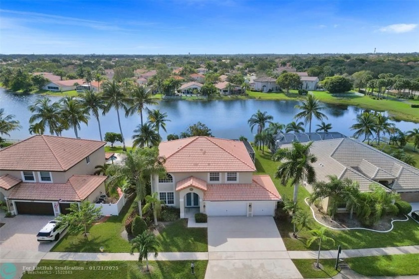 LARGE 4 BEDROOM, 3 FULL BATHROOM 3 CAR GARAGE WATERFRONT & - Beach Home for sale in Pembroke Pines, Florida on Beachhouse.com