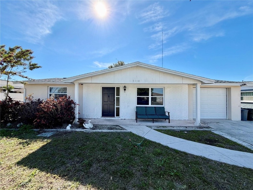 This charming 2 bedroom, 1 bath home with Florida room(easy 3rd - Beach Home for sale in Holiday, Florida on Beachhouse.com