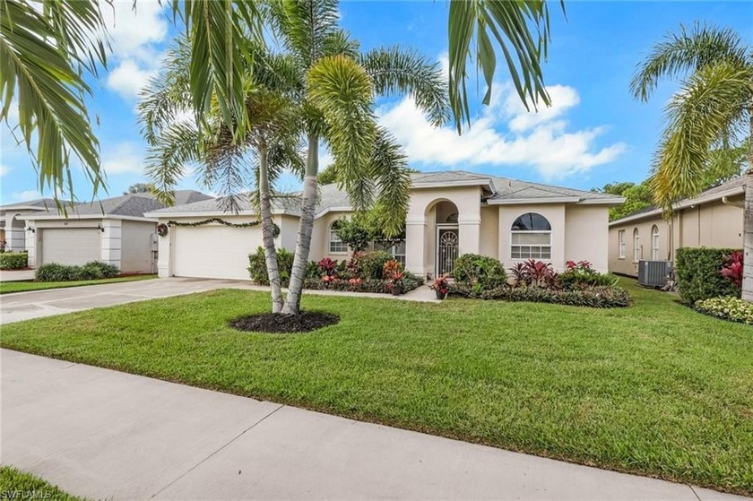 Welcome to 977 Briarwood Blvd - a beautifully maintained - Beach Home for sale in Naples, Florida on Beachhouse.com