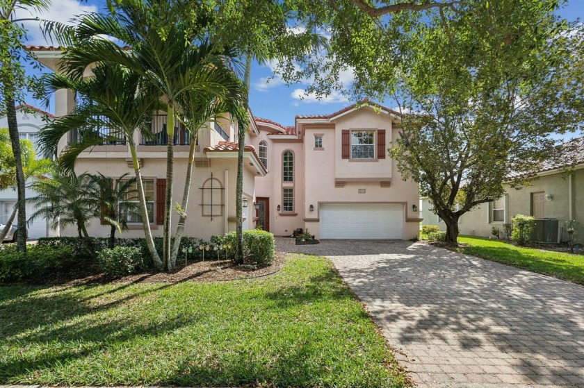 Welcome home! This beautiful lakefront property is in the - Beach Home for sale in West Palm Beach, Florida on Beachhouse.com