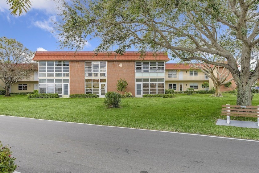 Coveted 1st-floor complete with full remodel! Impact glass - Beach Home for sale in Vero Beach, Florida on Beachhouse.com